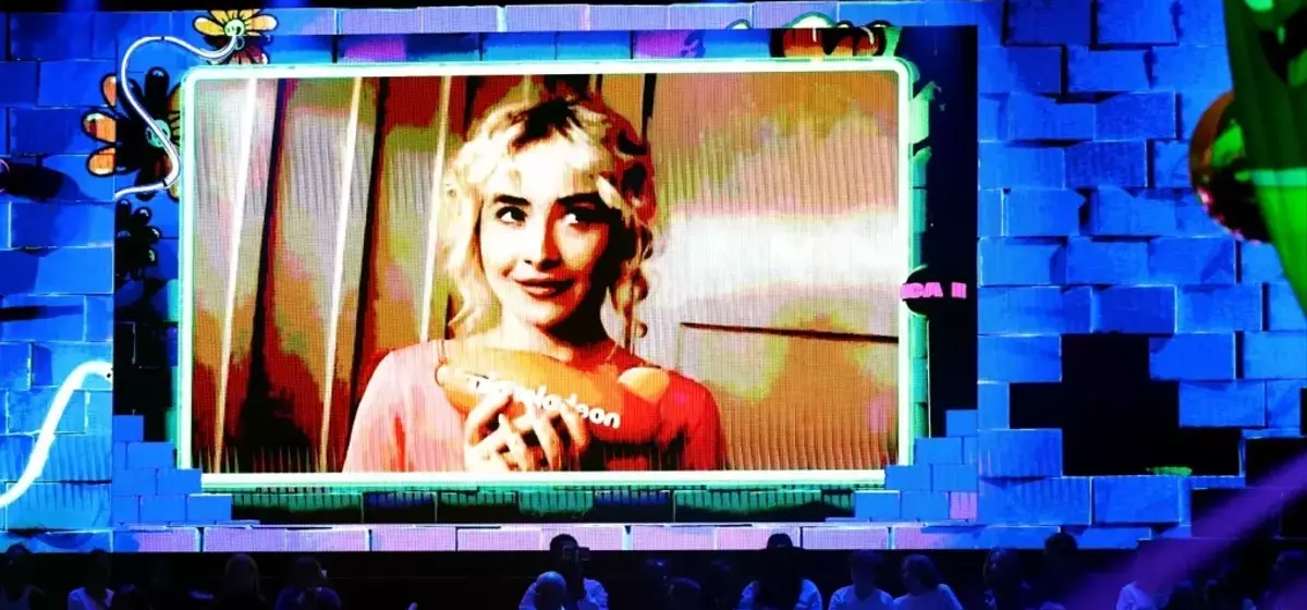 Sabrina Carpenter Shines at the 2025 Kids' Choice Awards
