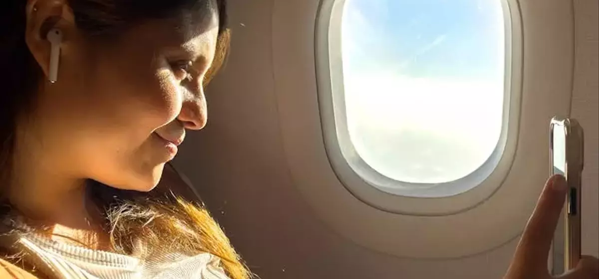 The Truth About In-Flight Skincare: Viral Trend or Hygiene Hazard?
