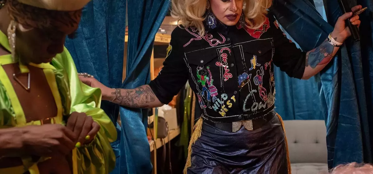 A Farewell to the Stage: The Last Performance of a Beloved Drag Queen