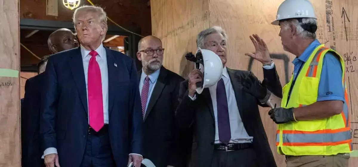 Navigating the Standoff: Political Pressure and Federal Reserve Autonomy