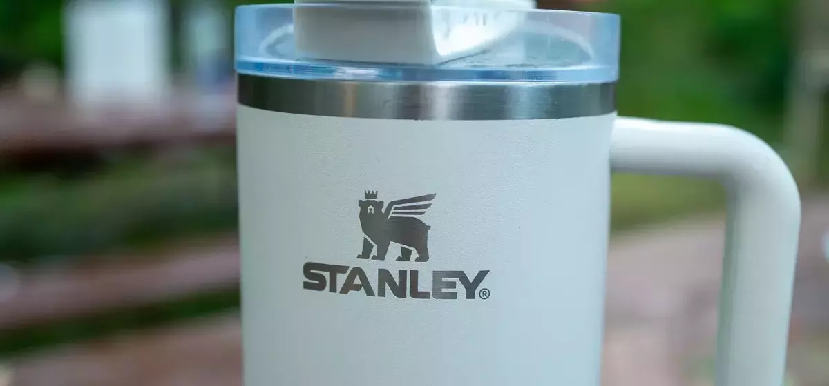 School Districts Transition to Clear Water Bottles: A New Trend for Student Hydration