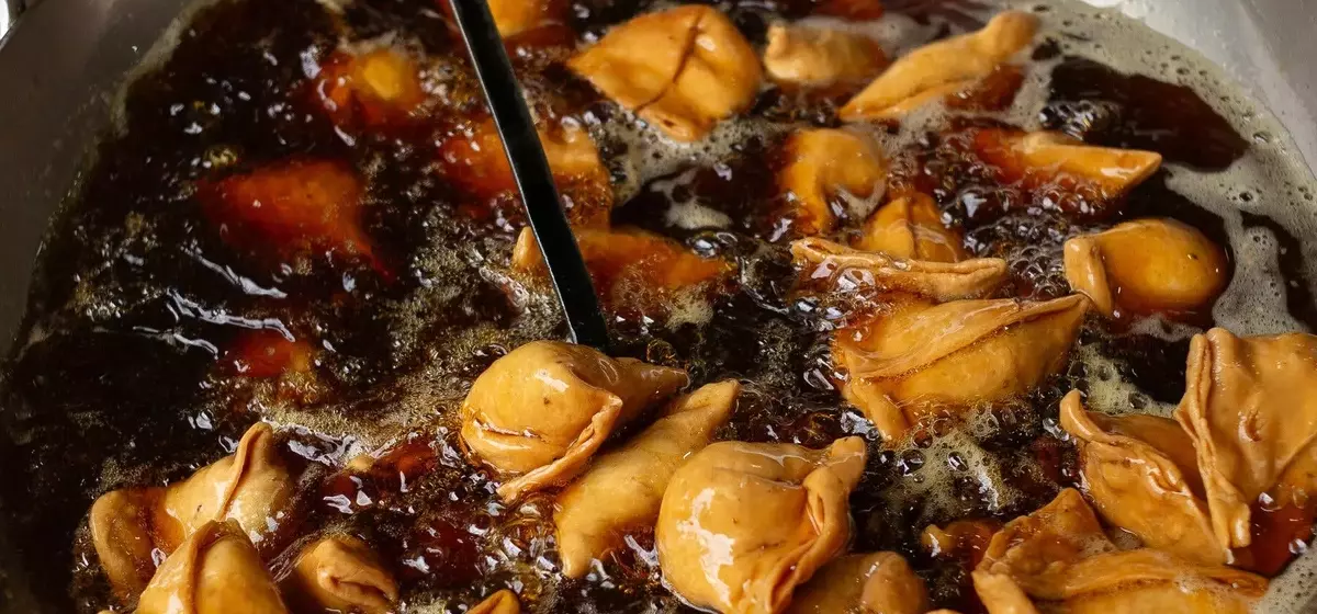 Samosas Under Scrutiny: India's Beloved Snack Sparks Health Debate