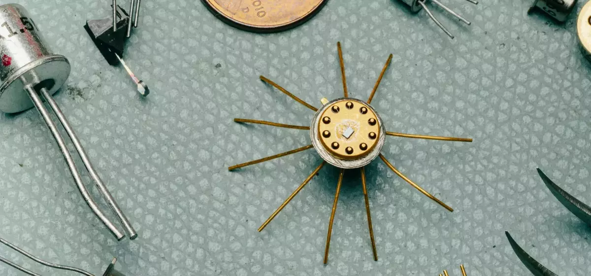Unearthing Hidden Artistry Within Microchips: The World of Silicon Doodles
