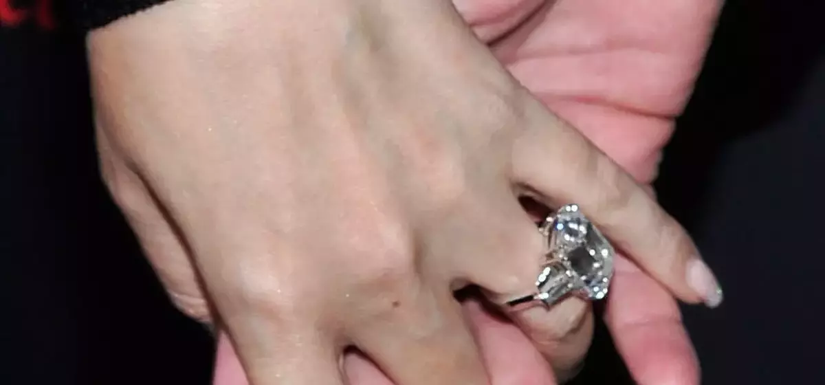 Georgina Rodríguez's Engagement Ring Sparks Global Conversation