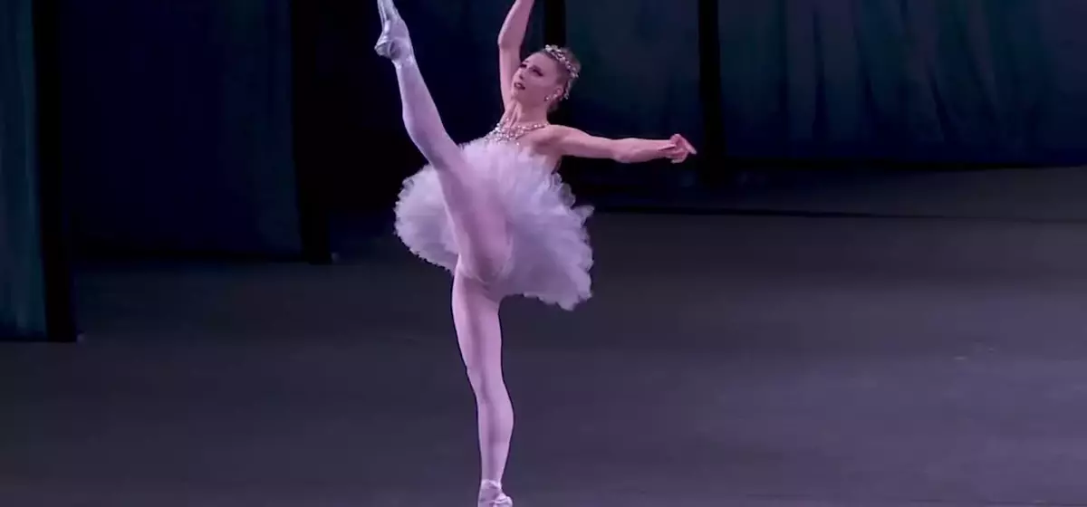 The Unseen Language of Hands in Dance