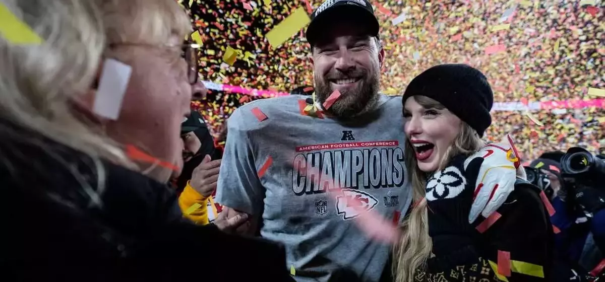Pop Star Taylor Swift and NFL Tight End Travis Kelce Announce Engagement