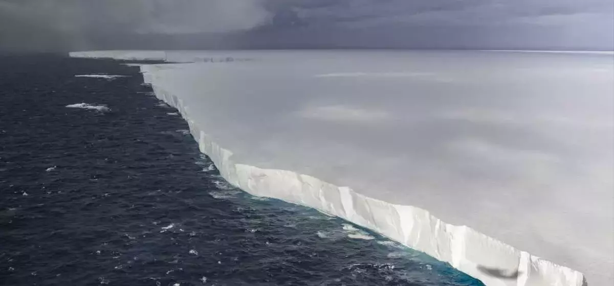The Grand Finale of Iceberg A23a: A Natural Spectacle Unfolds