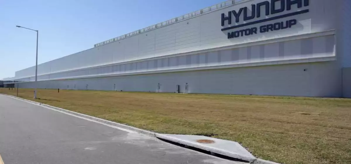 Immigration Crackdown at Georgia's Hyundai Site Leads to Mass Detentions