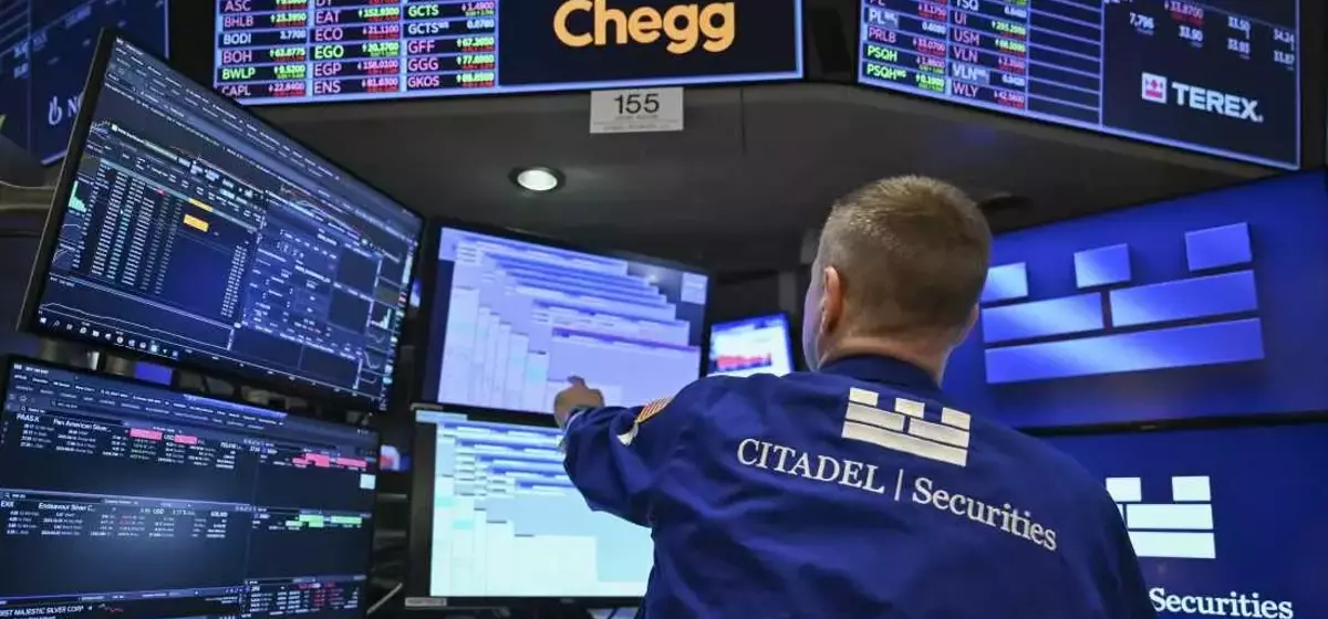 Debate on Corporate Earnings Reporting Frequency: A Clash of Economic Philosophies