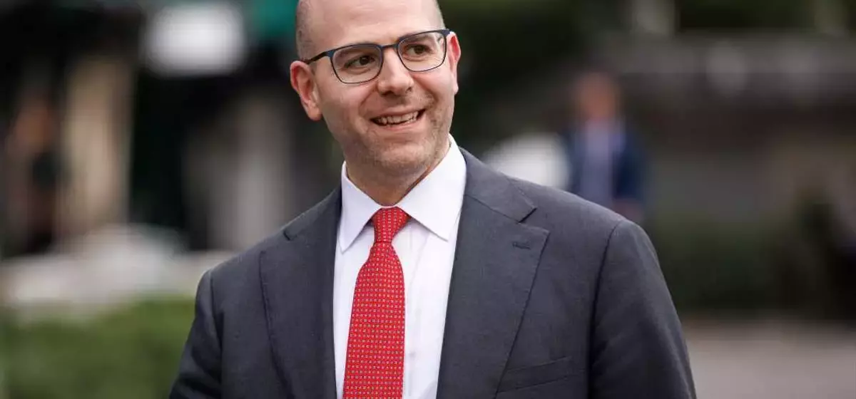 Senate Confirms Stephen Miran to Federal Reserve Board Amid Controversy