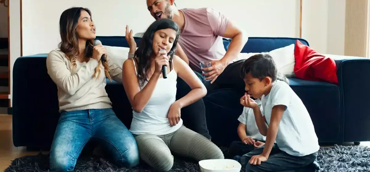 Unleash Your Inner Pop Star: A Review of the “Grab The Mic” Karaoke Board Game