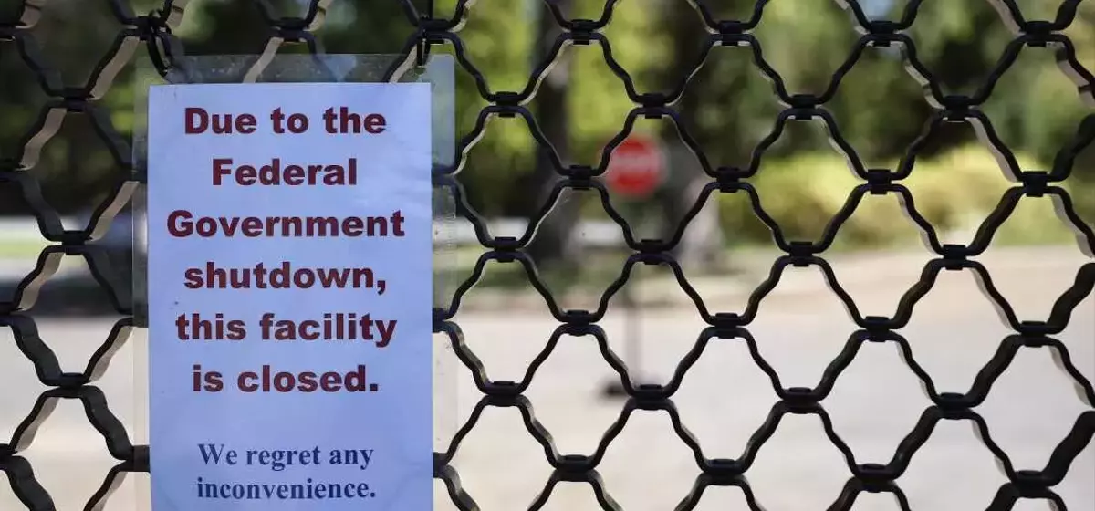 Senate Impasse Leaves Federal Workers Without Pay Amidst Prolonged Shutdown