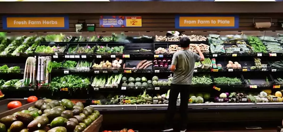 Inflation's Unexpected Slowdown: A Post-Shutdown Economic Report