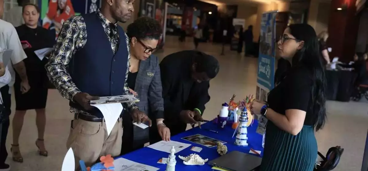 The Obscured Reality: Navigating the U.S. Job Market Amidst Government Stalemate