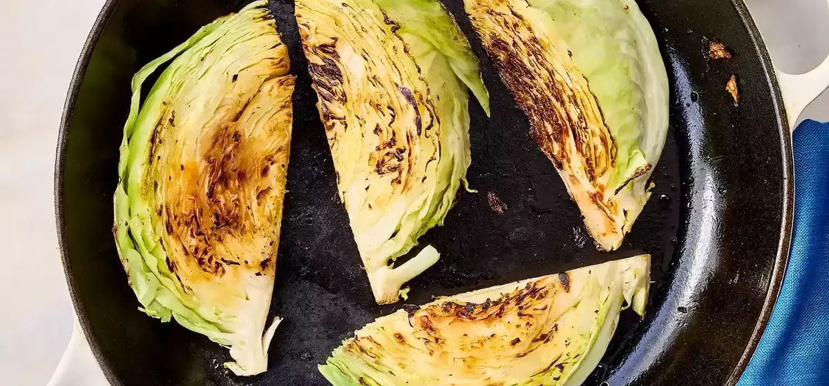 Delectable Spanakopita-Inspired Melted Cabbage