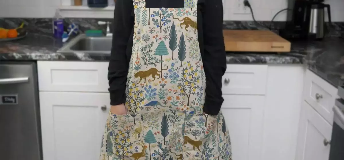 The Hedley & Bennett Smock Apron: A Kitchen Essential for Every Cook