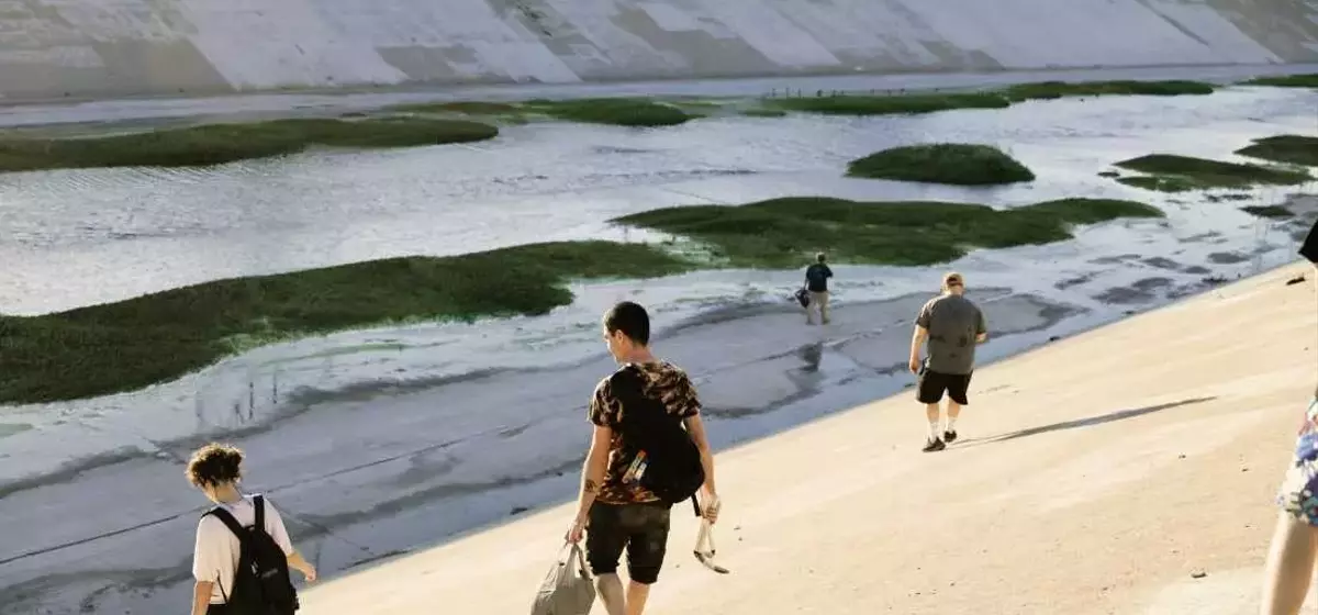 Guerrilla Gardener Creates Pop-Up Wetland in LA River