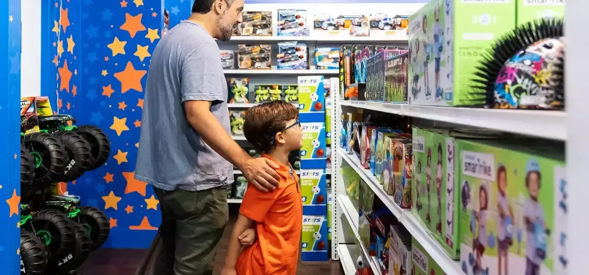 Toys 'R' Us Reimagines Holiday Shopping with New Store Openings