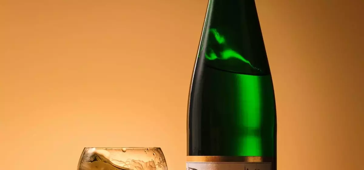 Winter White Wine Essentials: A Guide to Richer Tastes