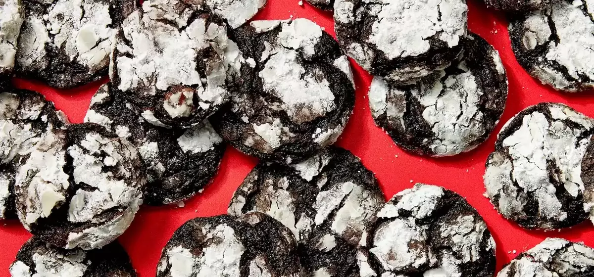Effortless Chocolate Crinkle Cookies with a Brownie Mix Hack