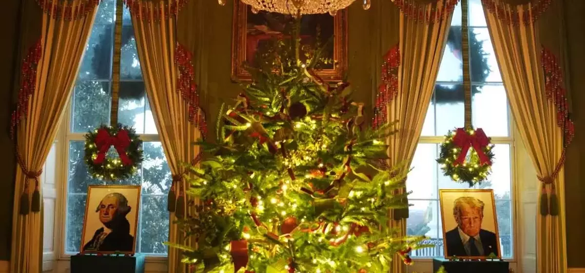 White House Holiday Tours Resume Amidst East Wing Changes