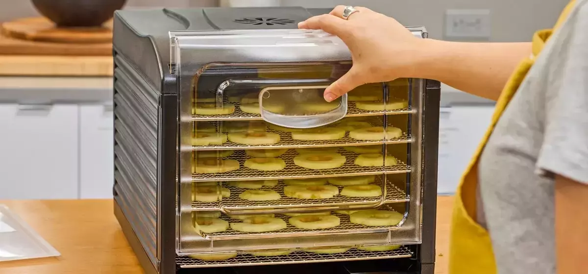 The Ultimate Guide to Food Dehydrators