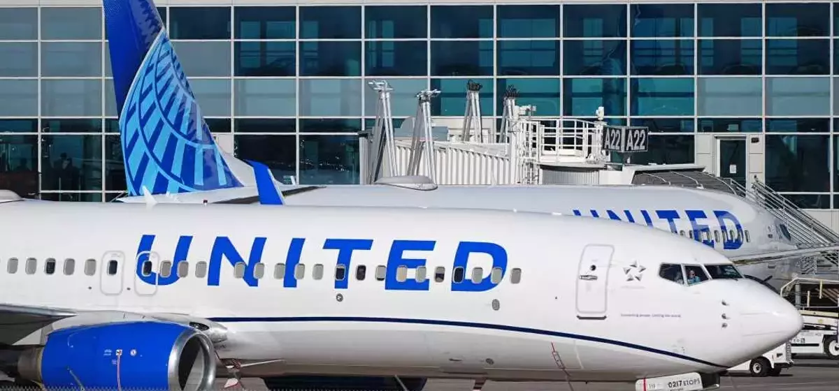 United Airlines Flight Returns to Dulles After Engine Failure During Takeoff