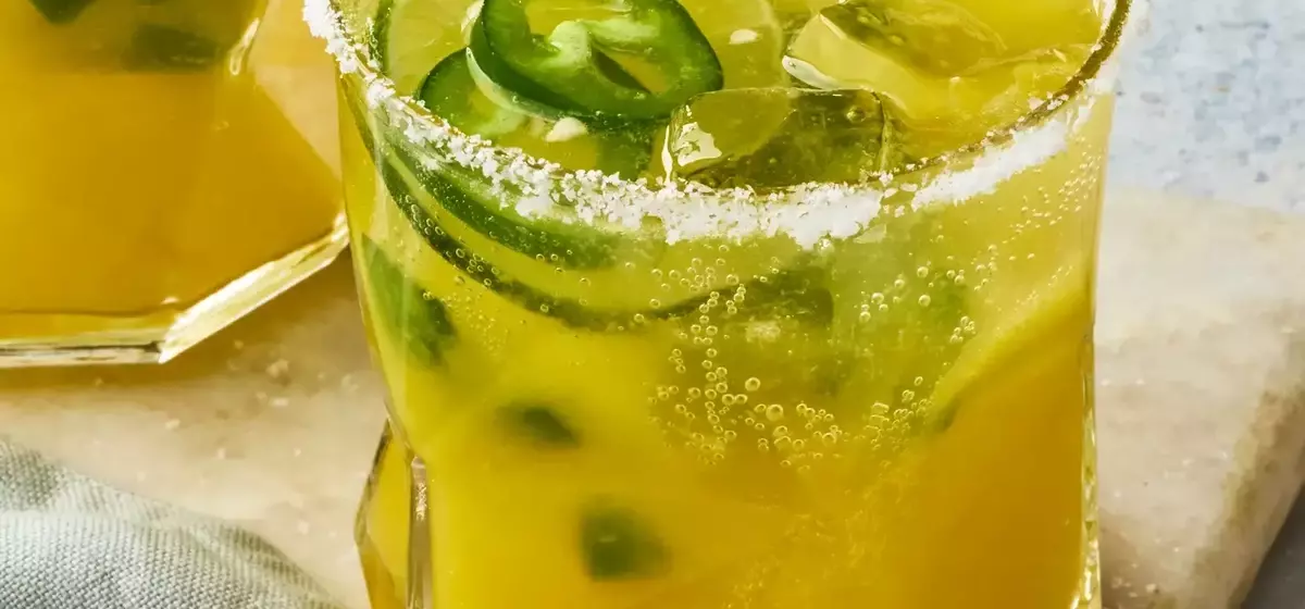 Refreshing Mango-Jalapeño Mocktail: A Sugar-Free Delight