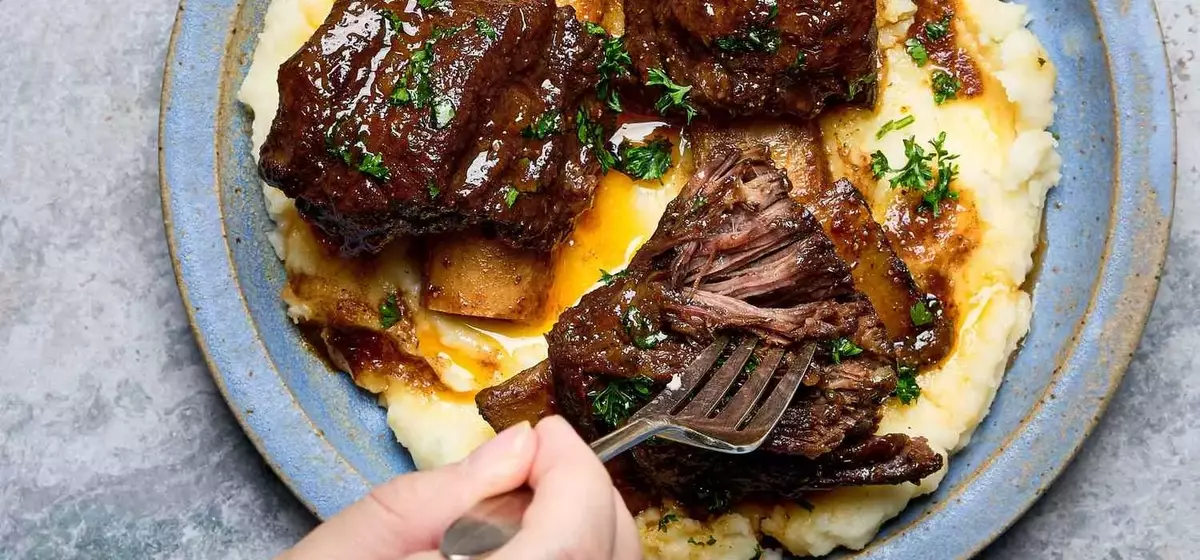 Tender Tamarind-Braised Beef Short Ribs: A Culinary Delight