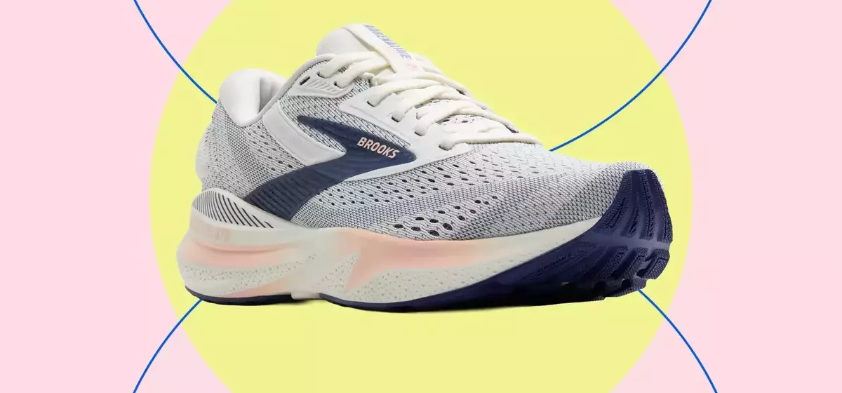 End-of-Year Sales on Top Running and Walking Shoes