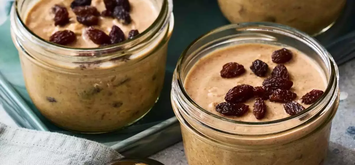 Overnight Cinnamon Raisin Oats: A Healthy and Convenient Breakfast