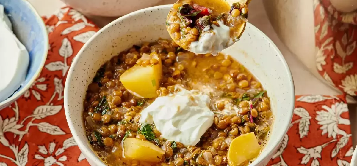 Warm Your Soul: 13 Hearty Vegetarian Soups for Cold Weather