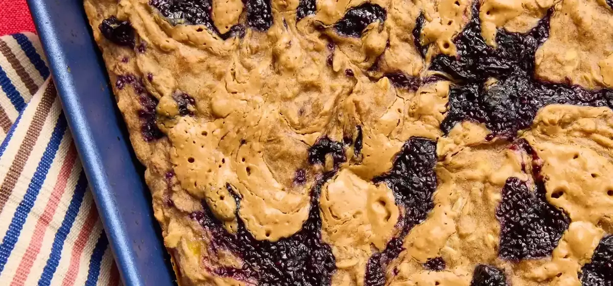 Nutrient-Rich Peanut Butter and Blueberry Oat Bars
