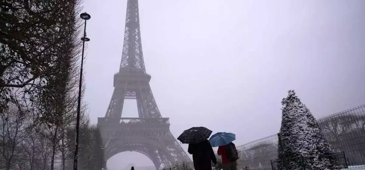 Winter Chaos Grips Europe: Flights Halted, Roads Paralyzed by Snow and Ice