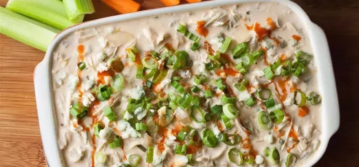 Effortless Buffalo Chicken Dip: A Game Day Essential