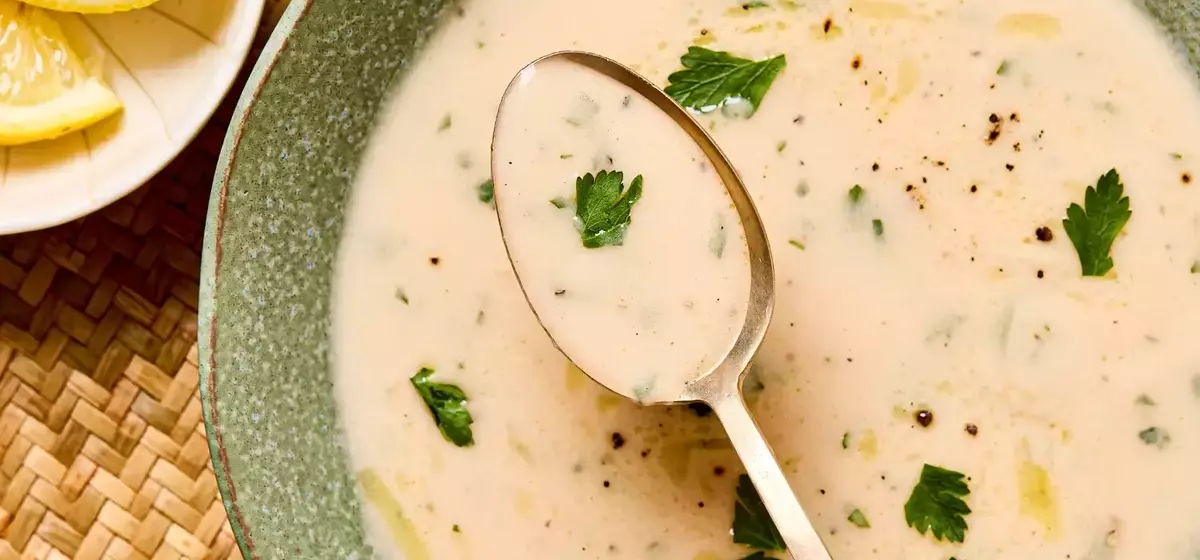 Effortless Creamy White Bean & Garlic Soup: A Culinary Delight with Just Five Ingredients