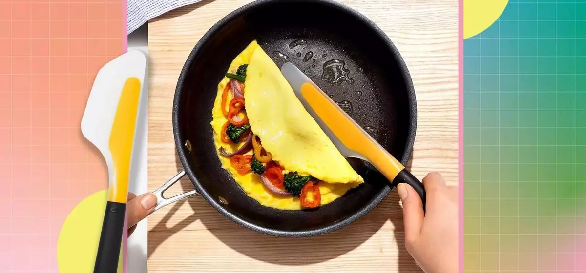 The OXO Good Grips Flip and Fold Omelet Turner: A Kitchen Essential for Egg Lovers