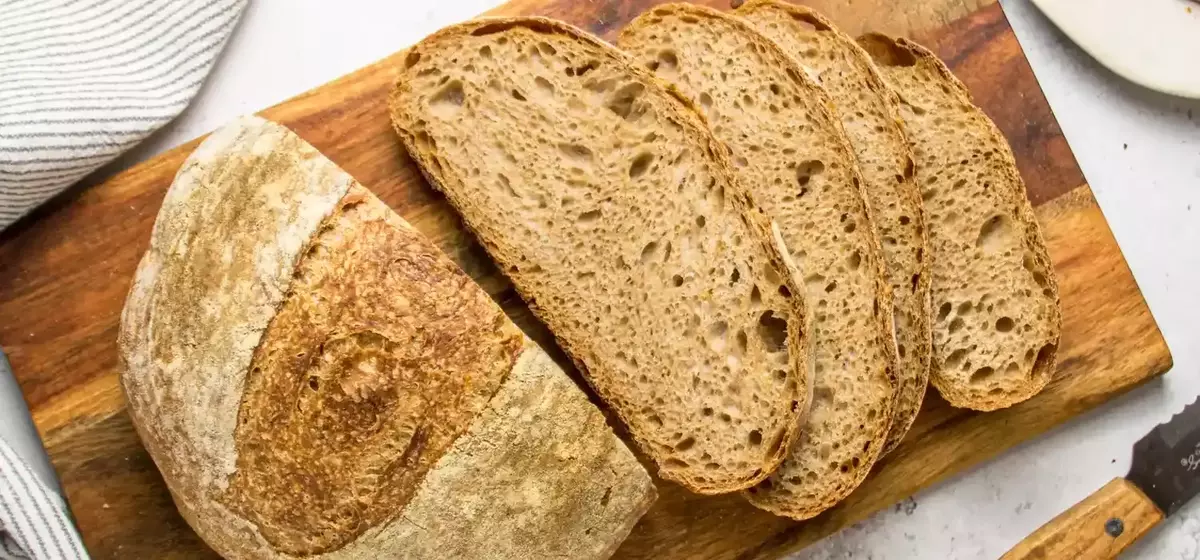 Effortless Whole Wheat Loaf: A No-Knead Dutch Oven Method