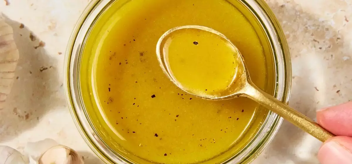 Crafting the Perfect Honey-Mustard Apple Cider Vinaigrette