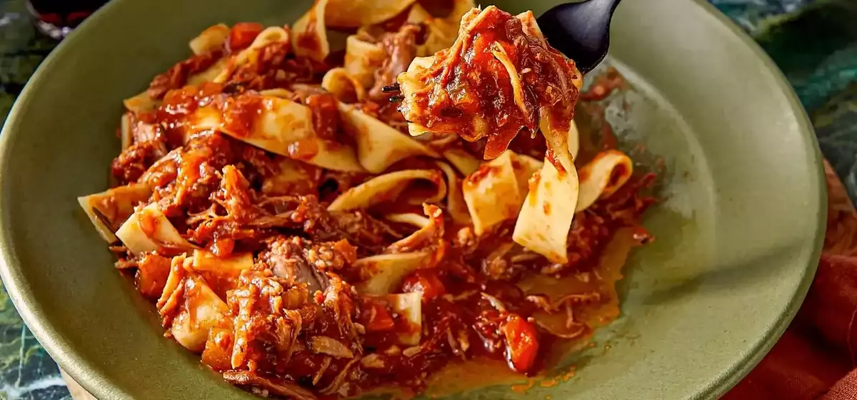 Effortless Slow-Cooked Pork Ragu: A Recipe for Rich, Italian-American Flavor