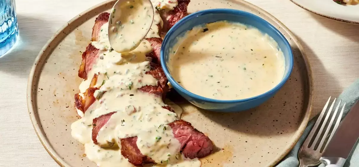 The Art of Crafting Creamy Chipotle Gorgonzola Sauce