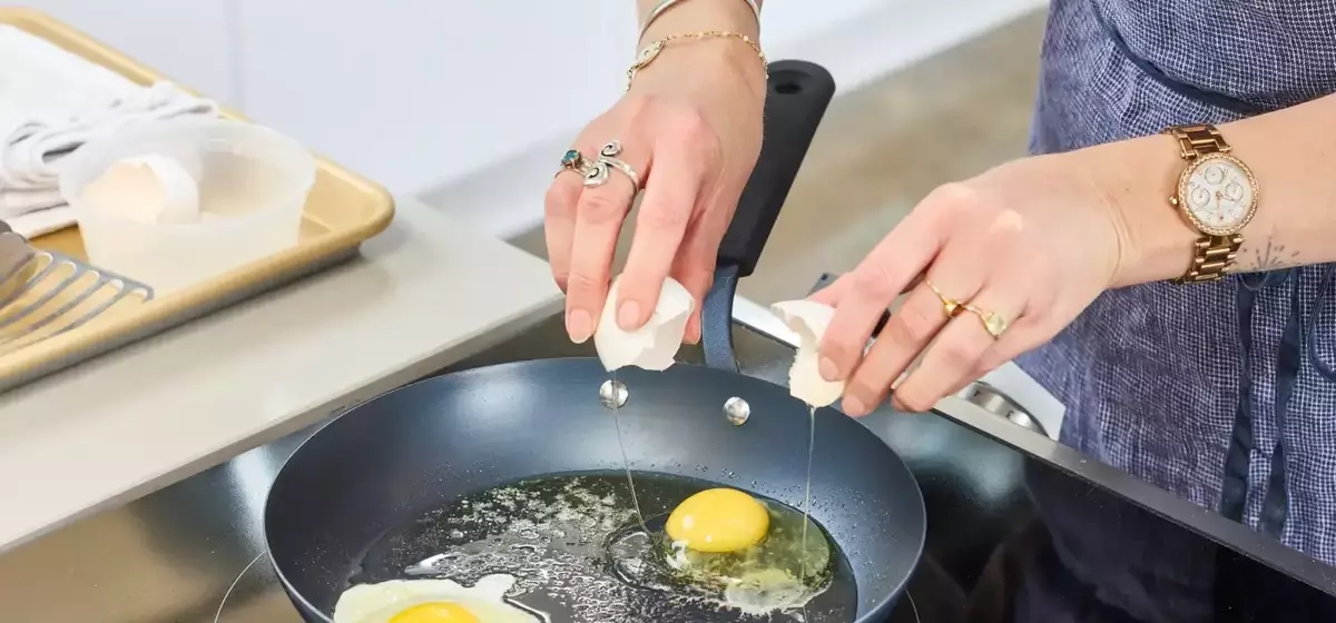 Review of the OXO Obsidian Pre-Seasoned Carbon Steel Frying Pan: A New Kitchen Essential