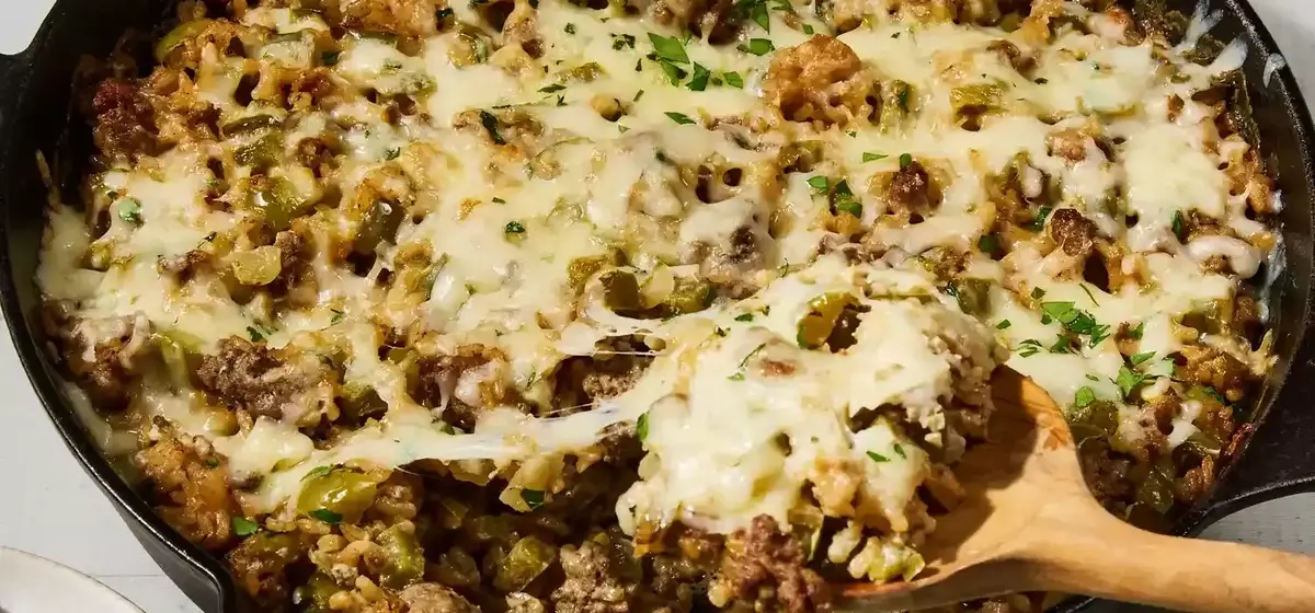 Hearty Cheesy Ground Beef & Rice Bake: A Quick and Satisfying Meal
