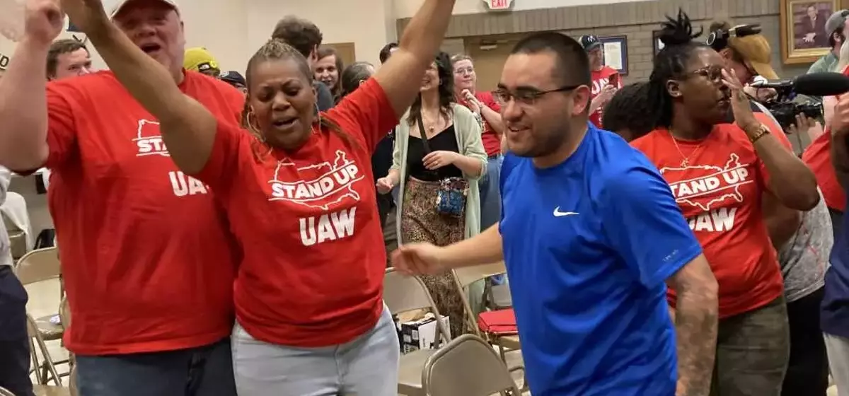 Volkswagen Workers in Tennessee Secure Landmark Union Deal