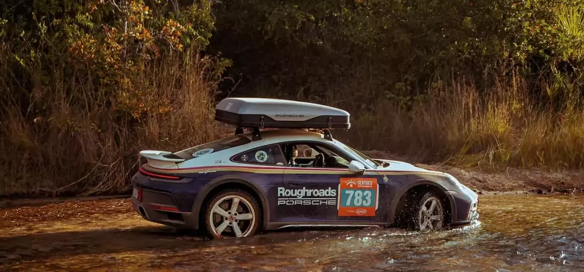 Brazilian Family Conquers Rally dos Sertões in a Porsche 911 Dakar