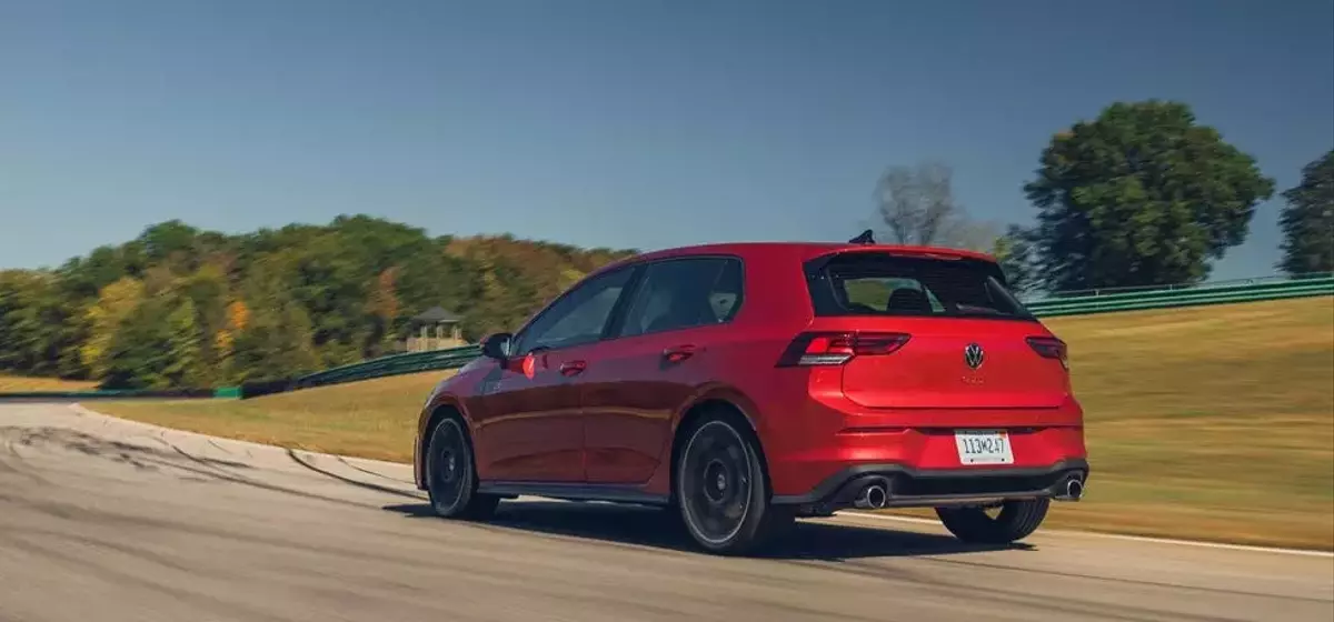 2025 Volkswagen Golf GTI Sets New Track Record at Lightning Lap