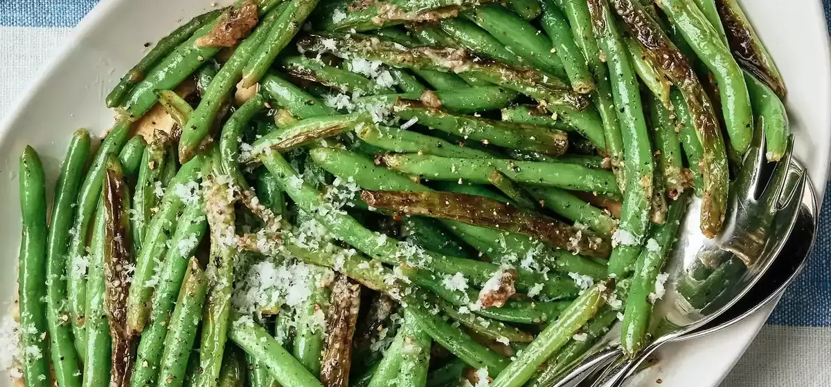 Delectable Cacio e Pepe Green Beans