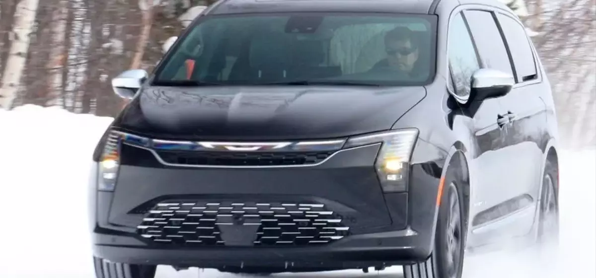 First Look: 2027 Chrysler Pacifica Facelift Unveiled