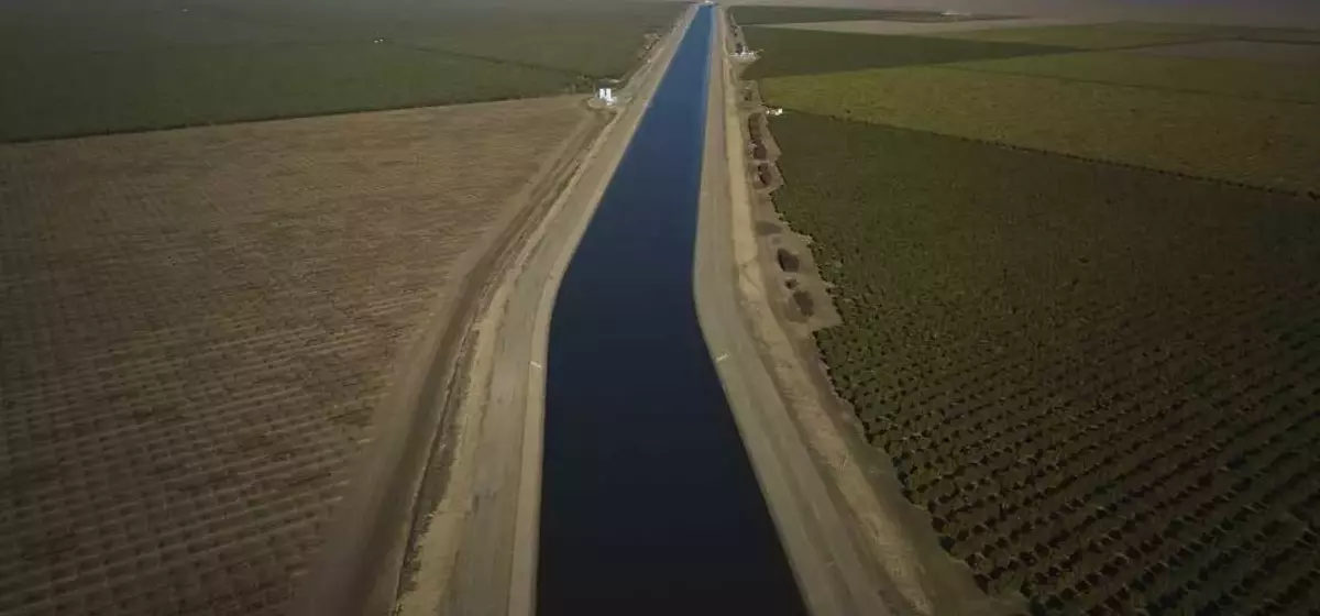 California Farmers Turn to Solar Energy Amid Water Scarcity