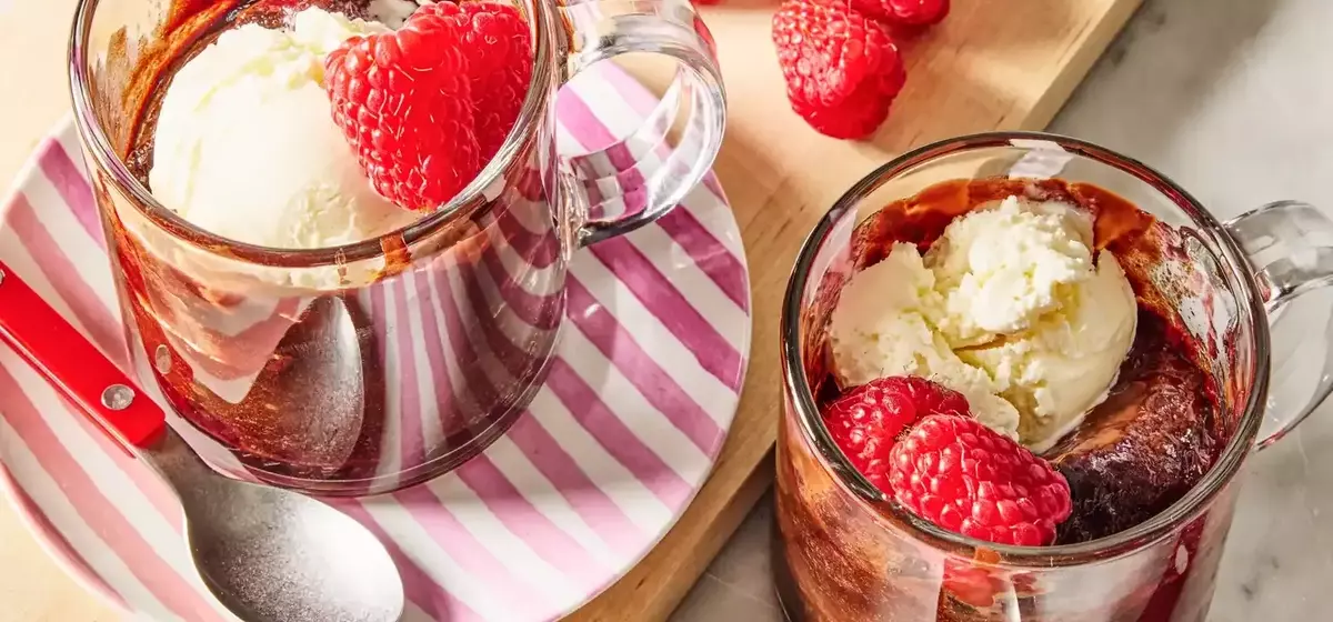 Rapid Raspberry Chocolate Mug Cakes